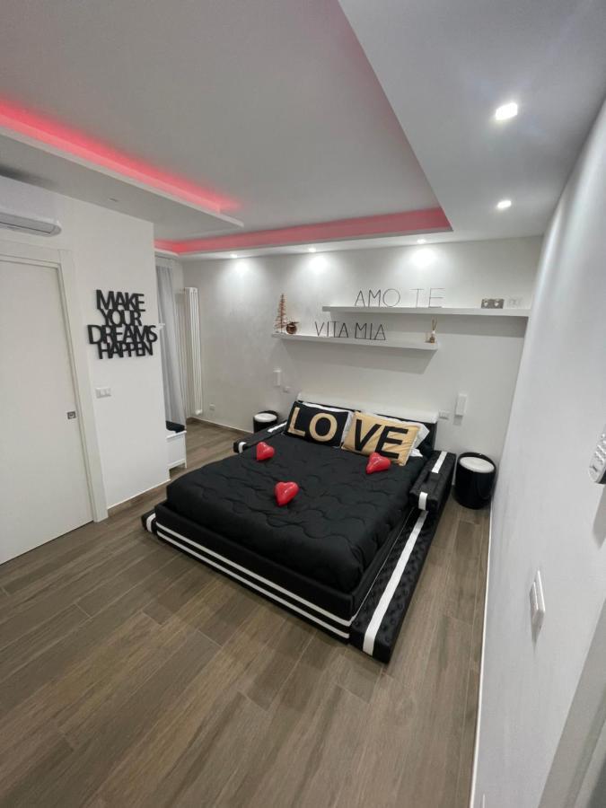 Due Cuori Suite Bari Bagian luar foto
