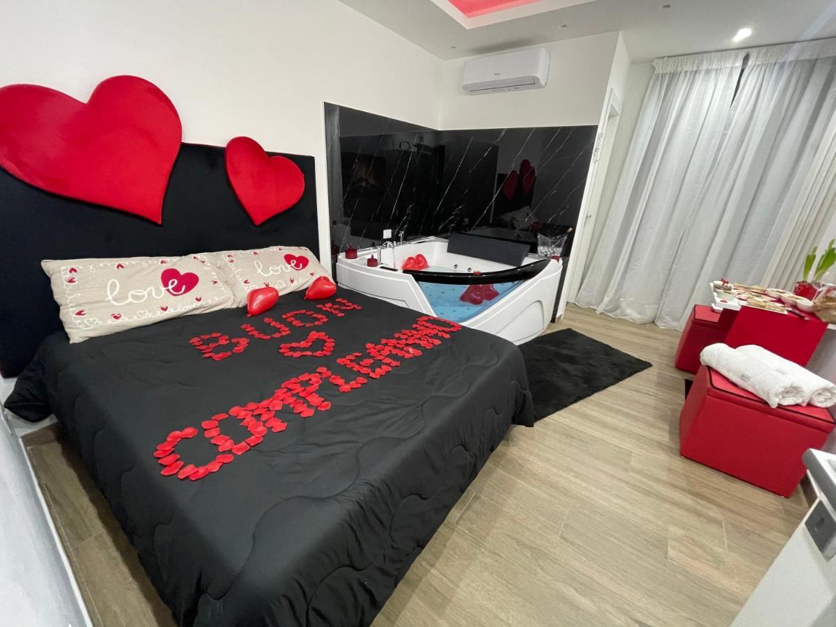 Due Cuori Suite Bari Bagian luar foto