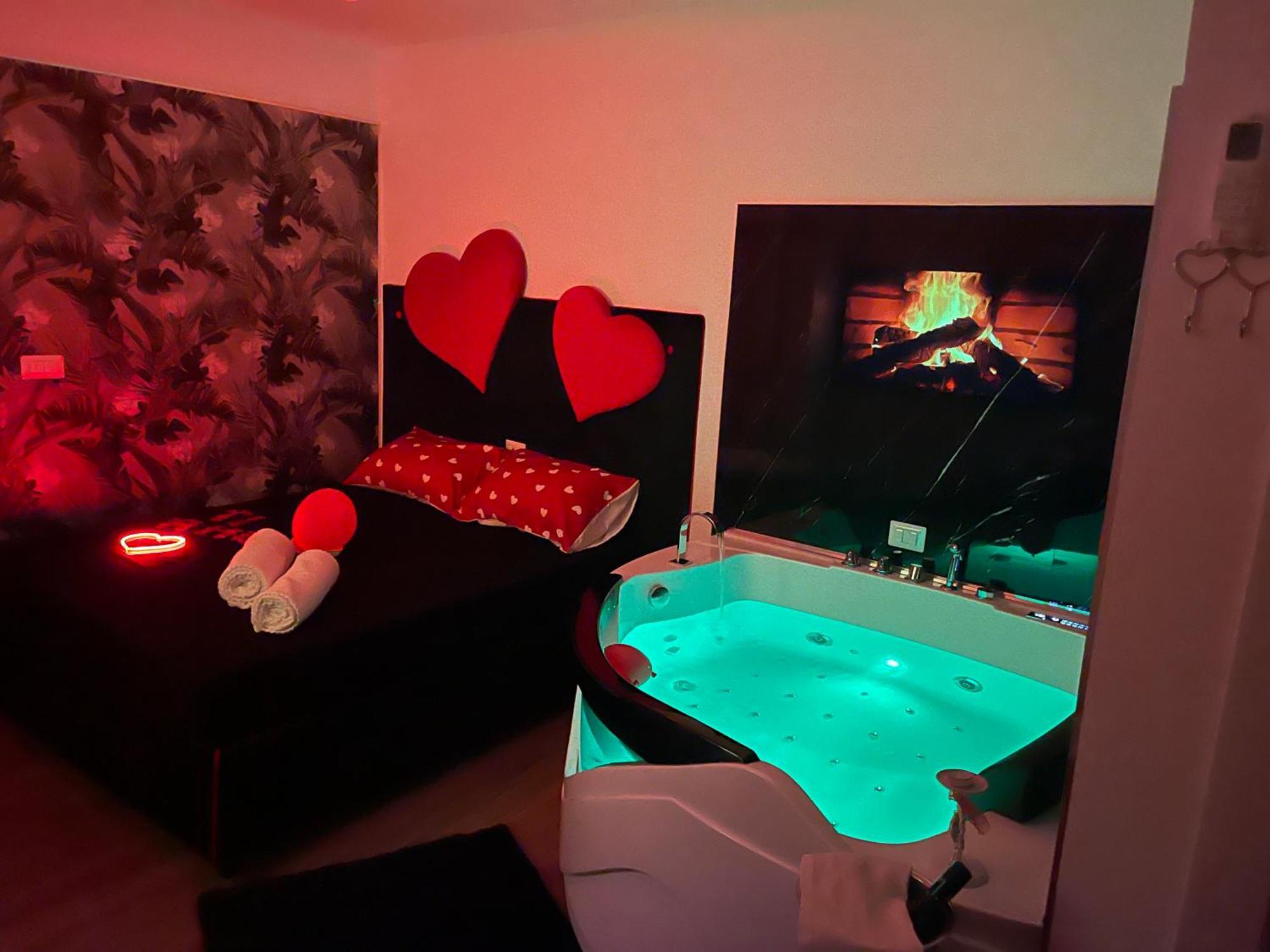 Due Cuori Suite Bari Bagian luar foto
