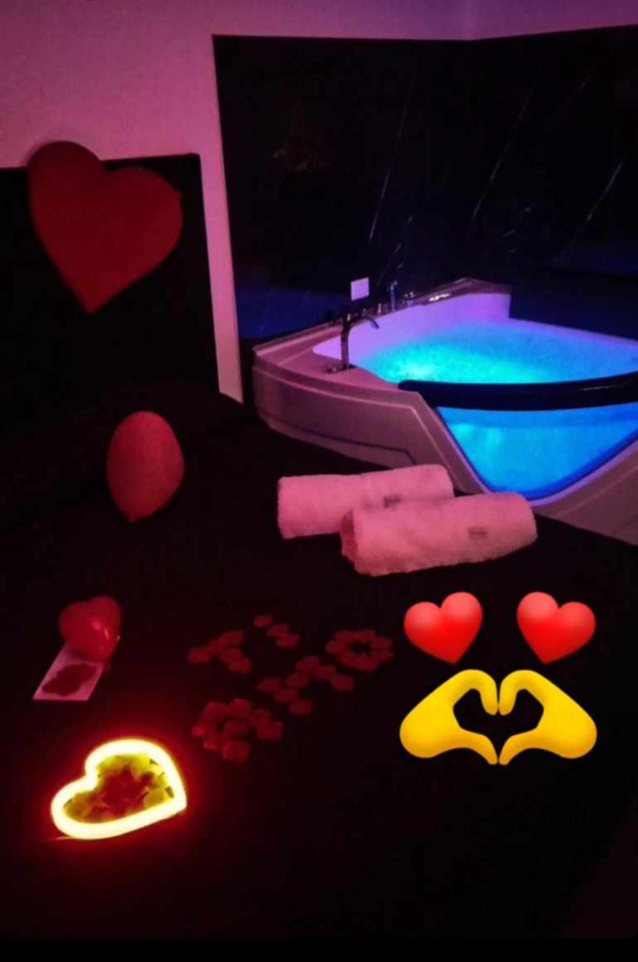 Due Cuori Suite Bari Bagian luar foto